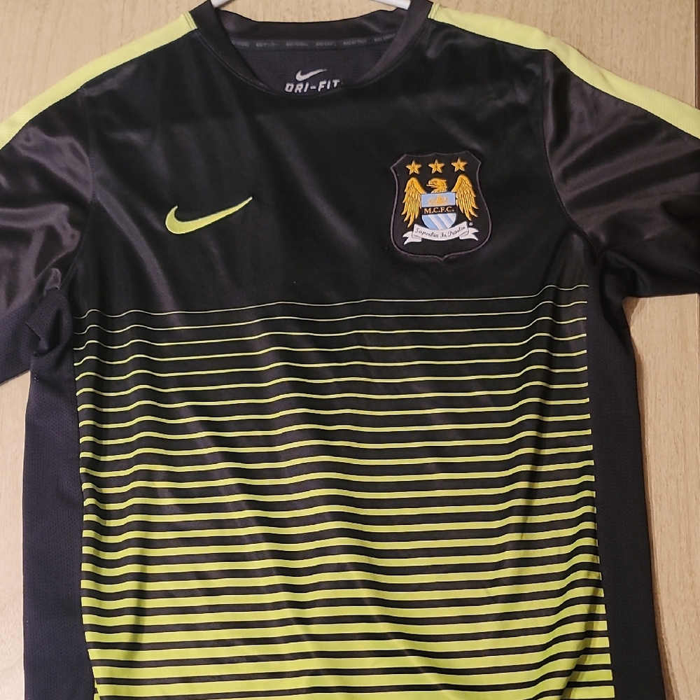 Vintage 2015 Manchester City Training Kit